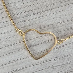COLAR DOURADO CORAÇÃO VAZADO