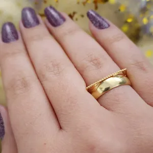 ANEL DOURADO MEIO QUADRADO