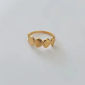 ANEL DOURADO CORAÇÃO TRABALHADO