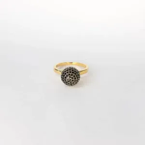 ANEL DOURADO BOLA CRAVEJADO MICROZIRCÔNIAS NEGRAS