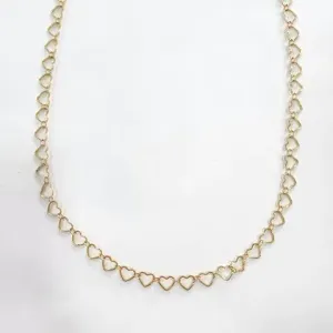 COLAR DOURADO ELOS DE CORAÇÃO VAZADO 70CM