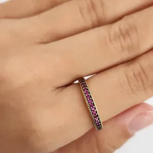 ANEL DOURADO CRAVEJADO EM MICROZIRCÔNIAS RUBELITA