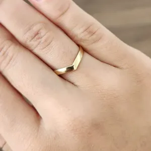 ANEL DOURADO FORMA DE V