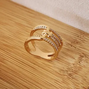 ANEL CINCO CRAVEJADO EM MICROZIRCÔNIAS CRISTAL