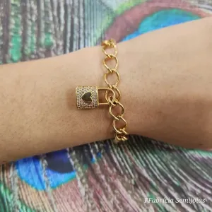PULSEIRA DOURADA CADEADO CORAÇÃO  CRAVEJADO EM MICROZIRCÔNIAS CRISTAL