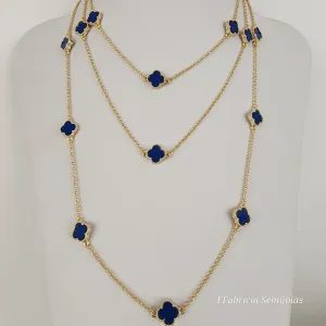 COLAR COM 9 PINGENTES TREVO DE QUATRO FOLHAS AZUL BANHO OURO 70CM