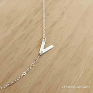 COLAR BANHO DE PRATA LETRA V LATERAL 45+5CM