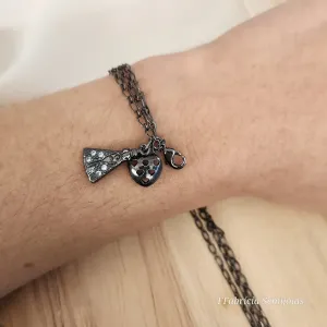 PULSEIRA RÓDIO NEGRO TRÊS FIOS PINGENTES CORAÇÃO E NOSSA SENHORA APARECIDA