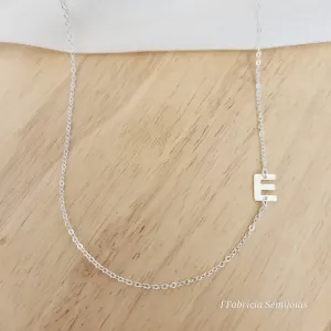 COLAR BANHO DE PRATA LETRA E LATERAL 45+5CM