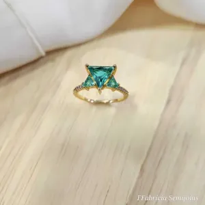 ANEL TRIÂNGULOS CRAVEJADO VERDE