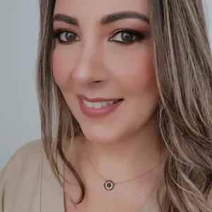 COLAR DOURADO COM PINGENTE EM BAGUETES ZIRCÔNIA NEGRA