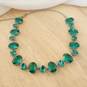 COLAR CHOKER LUXO PEDRAS FORMAS VERDE ESMERALDA