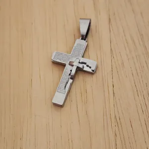 PINGENTE AÇO CRUZ PAI NOSSO DETALHE