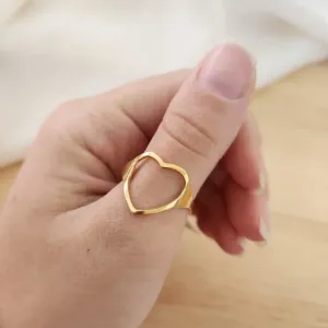 ANEL AÇO DOURADO CORAÇÃO VAZADO