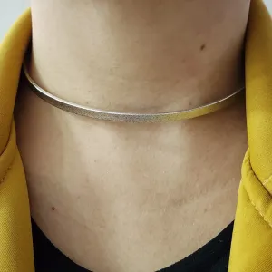 COLAR GARGANTINHA CHOKER CHAPADA PRATA FOSQUEADA