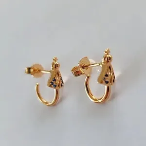 BRINCO DOURADO NOSSA SENHORA APARECIDA EAR HOOK