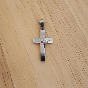 PINGENTE AÇO CRUZ PAI NOSSO DETALHE