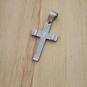 PINGENTE AÇO CRUZ PAI NOSSO DETALHE