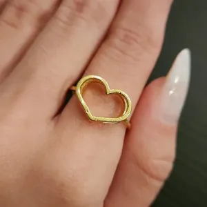 ANEL DOURADO CORAÇÃO VAZADO