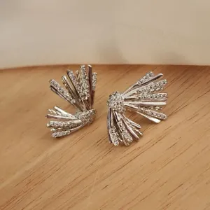 BRINCO MEIO LAÇO CRAVEJADO EM MICROZIRCÔNIAS