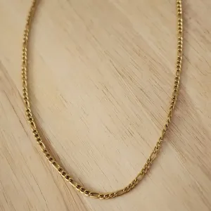 COLAR AÇO  DOURADO TRÊS POR UM MASCULINO 60CM
