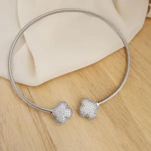 GARGANTILHA ARO DOIS TREVOS CRAVAJADOS EM ZIRCÔNIAS