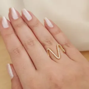 ANEL ONDAS CRAVEJADO EM MICROZIRCÔNIAS CRISTAL