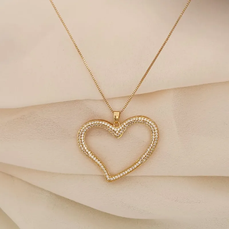 COLAR DOURADO CORAÇÃO MICROZIRCÔNIAS CRISTAL