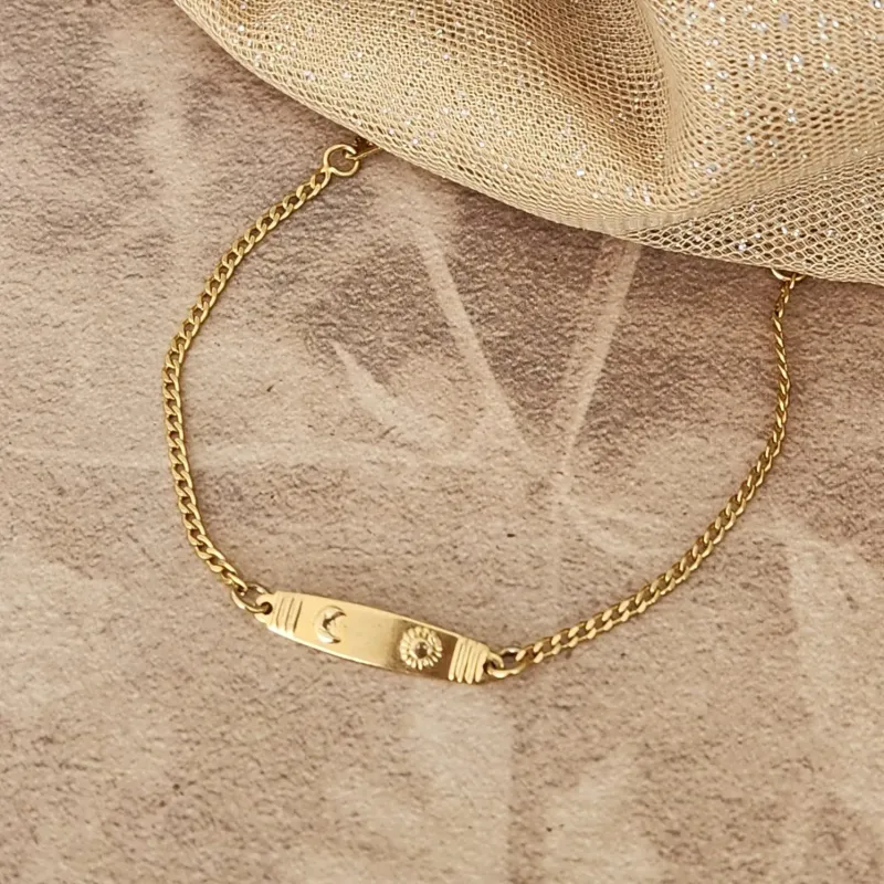 PULSEIRA DOURADA INFANTIL PLAQUINHA SOL E LUA