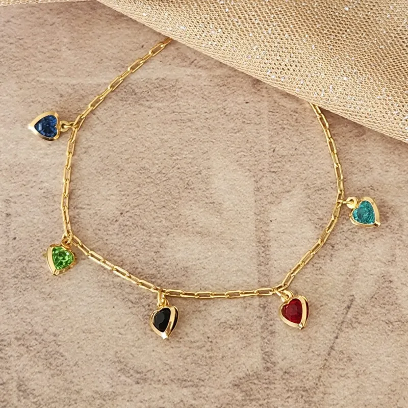 PULSEIRA DOURADA PINGENTES CORAÇÕES MULTICOLORIDOS