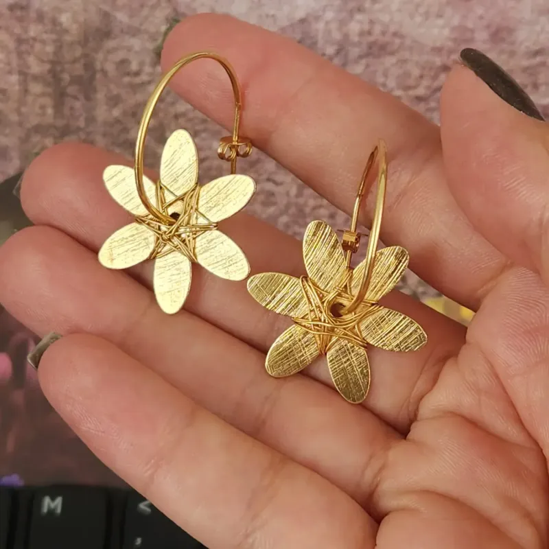ARGOLA DOURADA FLOR