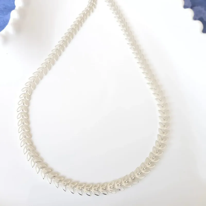 COLAR RÓDIO BRANCO CORRENTE  DE ESCAMA