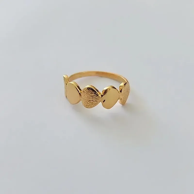 ANEL DOURADO CORAÇÃO TRABALHADO