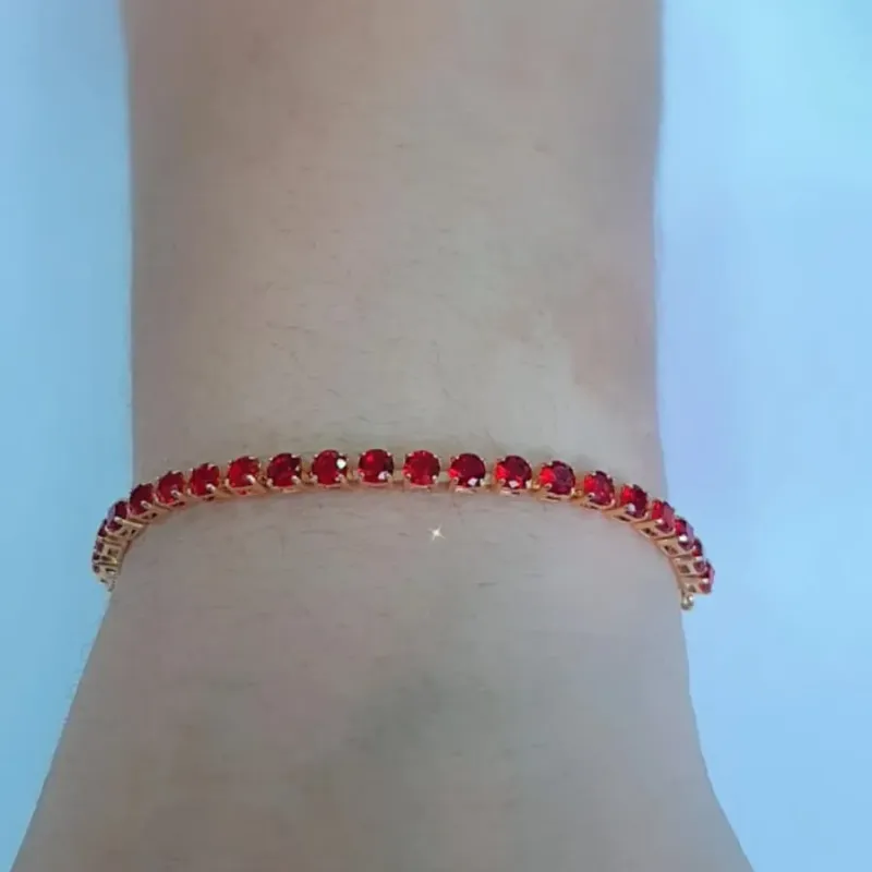PULSEIRA DOURADA SHAMBALA CRAVEJADA EM PEDRAS RUBI