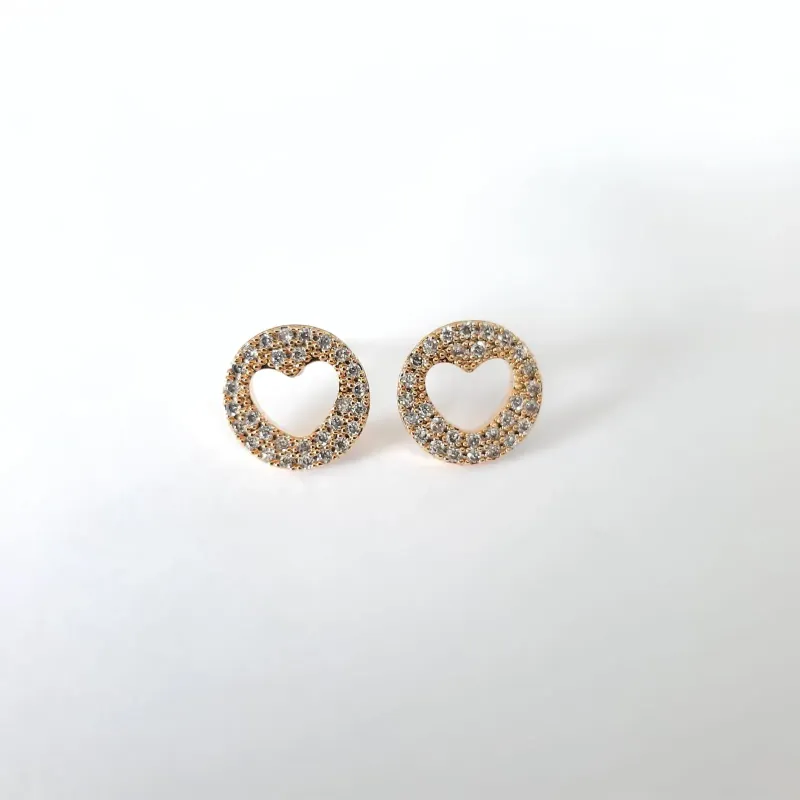 BRINCO DOURADO CORAÇÃO CRAVEJADO EM MICROZIRCÔNIAS CRISTAL