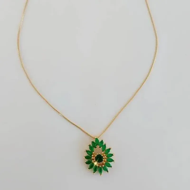 COLAR DOURADO PINGENTE VERDE ESMERALDA