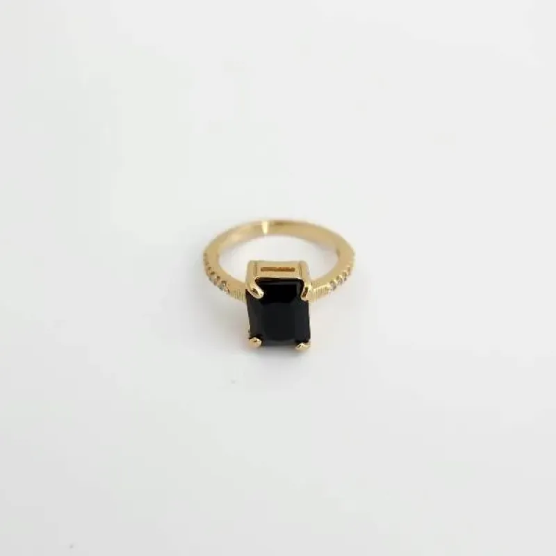 ANEL DOURADO ZIRCÔNIA NEGRA