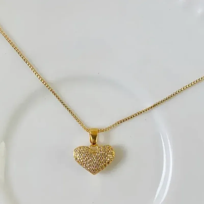 COLAR DOURADO CORAÇÃO MICROZIRCÔNIAS CRISTAL