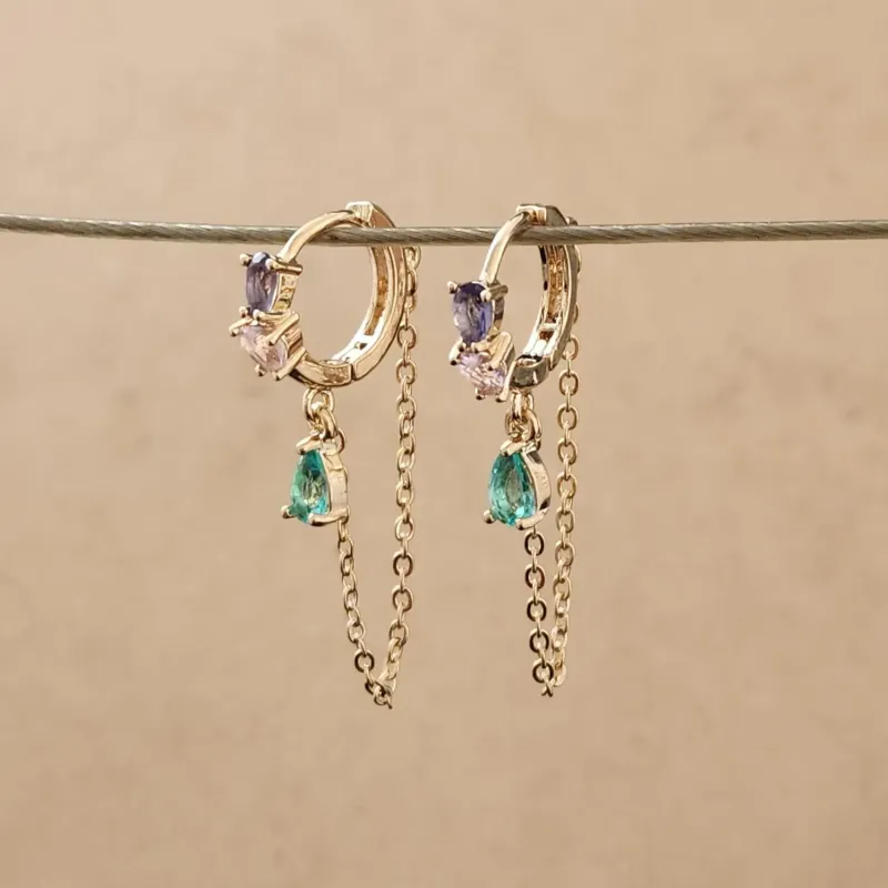 ARGOLINHA DOURADA COM CORRENTE E ZIRCÔNIAS MULTICOLORIDAS