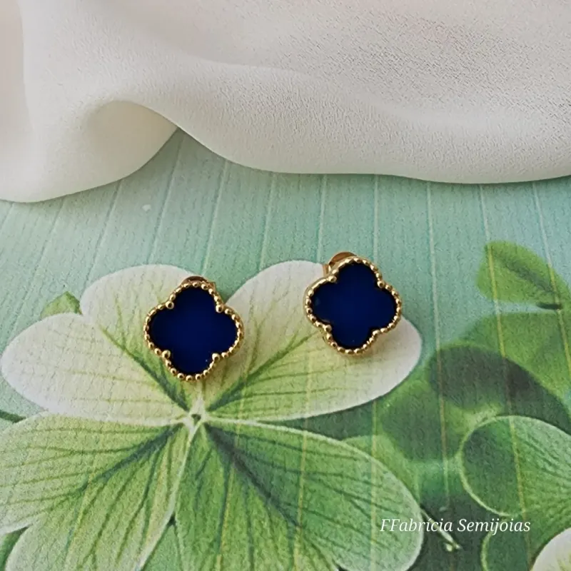 BRINCOS TREVO DE QUATRO FOLHAS AZUL BANHO OURO
