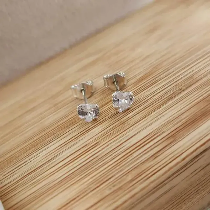 BRINCO PRATA 925 CORAÇÃO ZIRCÔNIA CRISTAL