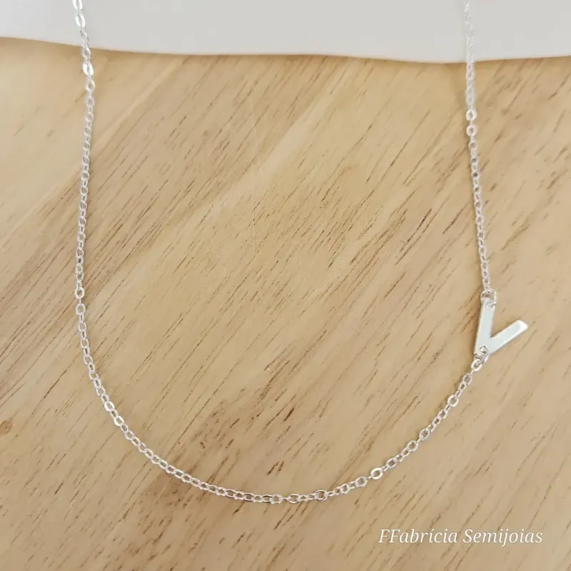 COLAR BANHO DE PRATA LETRA V LATERAL 45+5CM