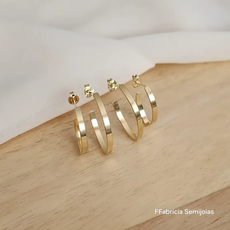 DUPLA DE BRINCOS ARGOLA ESTILO GOTA DOIS TAMANHOS