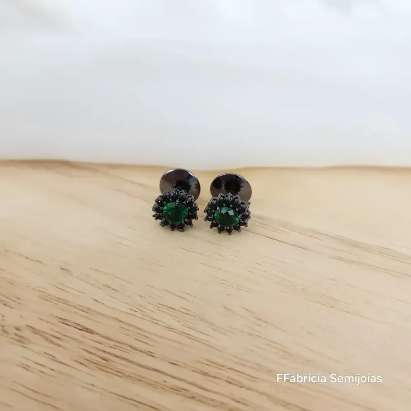 EAR PIERCING RÓDIO NEGRO ESMERALDA