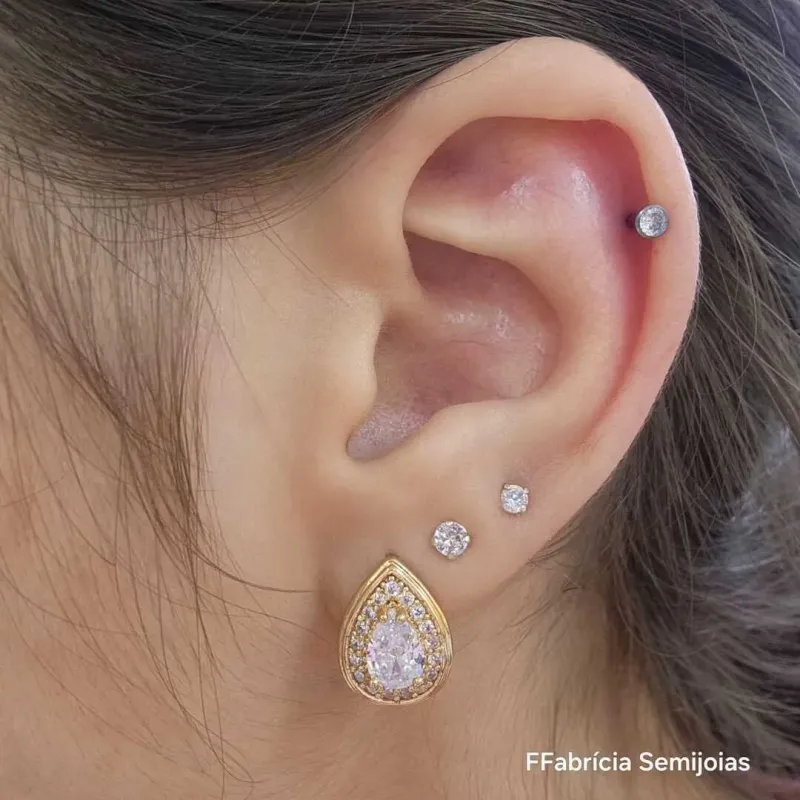BRINCO DOURADO ZIRCÔNIAS