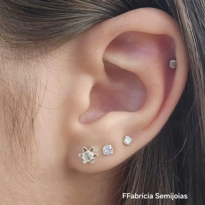 BRINCO PRATA LEVE FLÔR ZIRCÔNIA CRISTAL