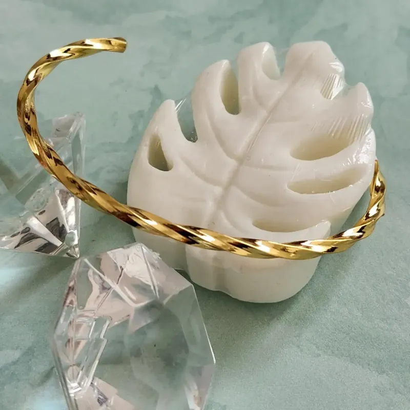 BRACELETE DOURADO TUDO TRANÇADO