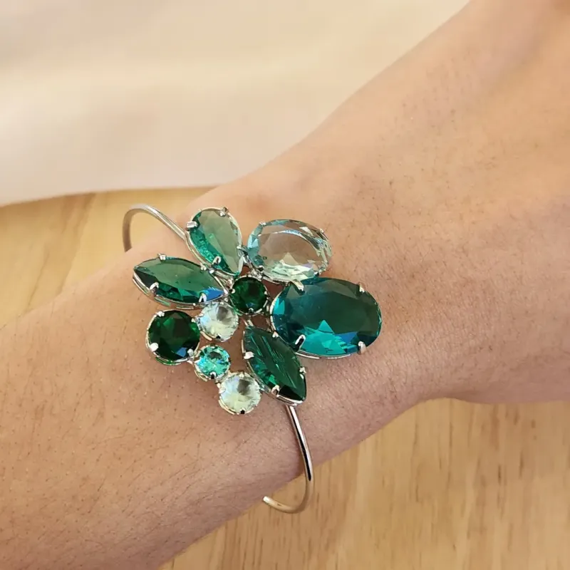 BRACELETE LUXO PEDRAS VERDES TONS VARIADOS
