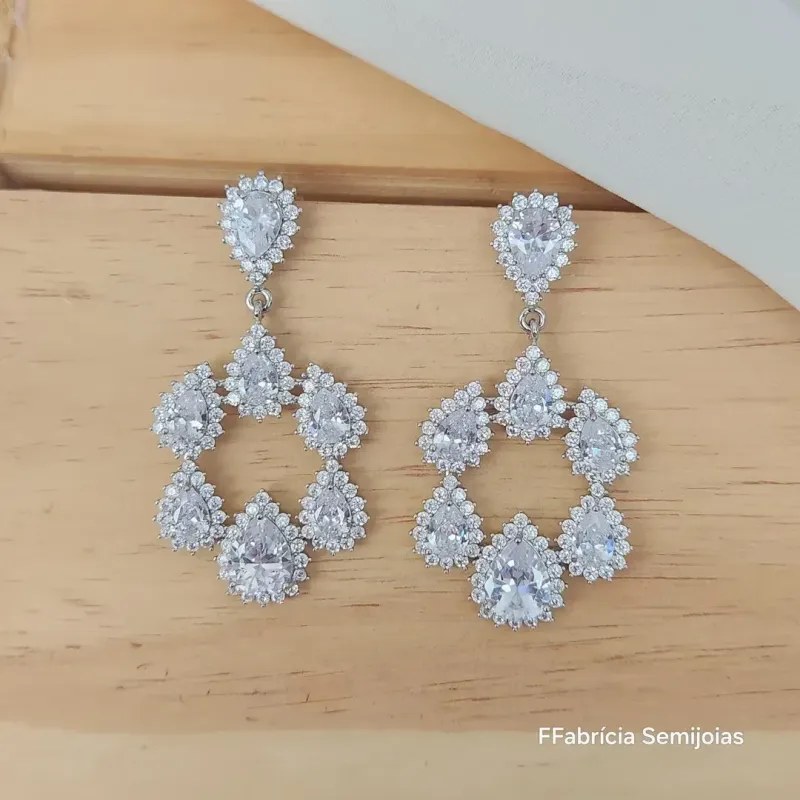 BRINCO RÓDIO BRANCO FESTA GOTAS ZIRCÔNIA CRISTAL
