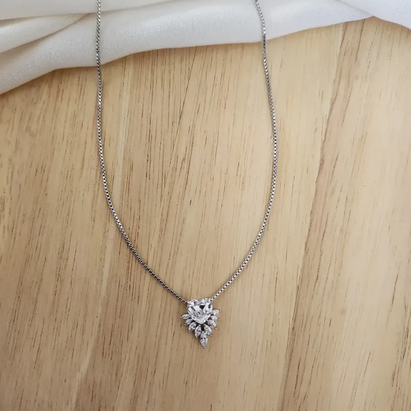 COLAR RÓDIO BRANCO COM PINGENTE DE CORAÇÃO ZIRCÔNIA CRISTAL